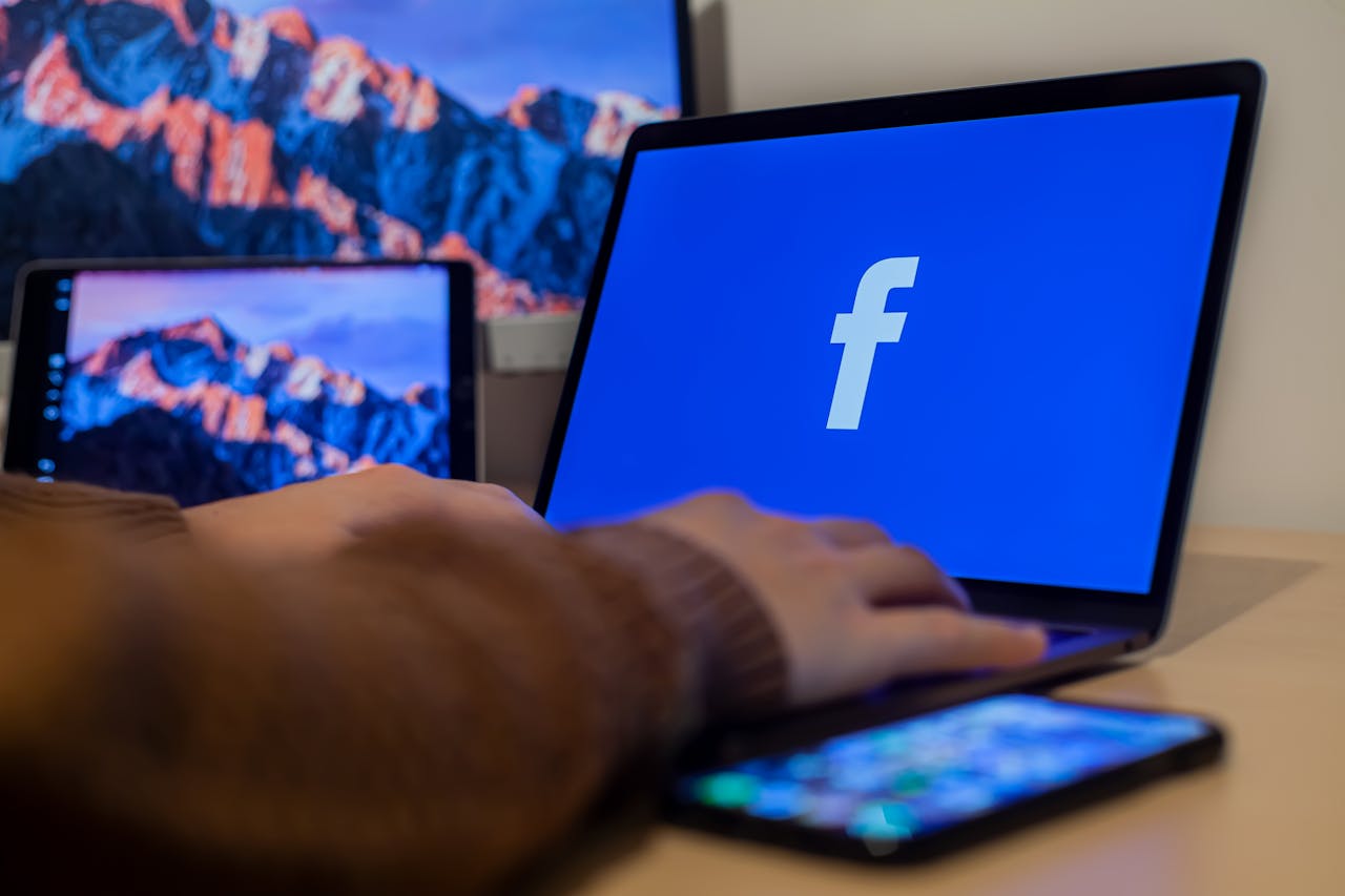 Community management Optimización de redes y perfiles Estrategias de comunicación creativa Dinámicas especiales Manejo de crisis